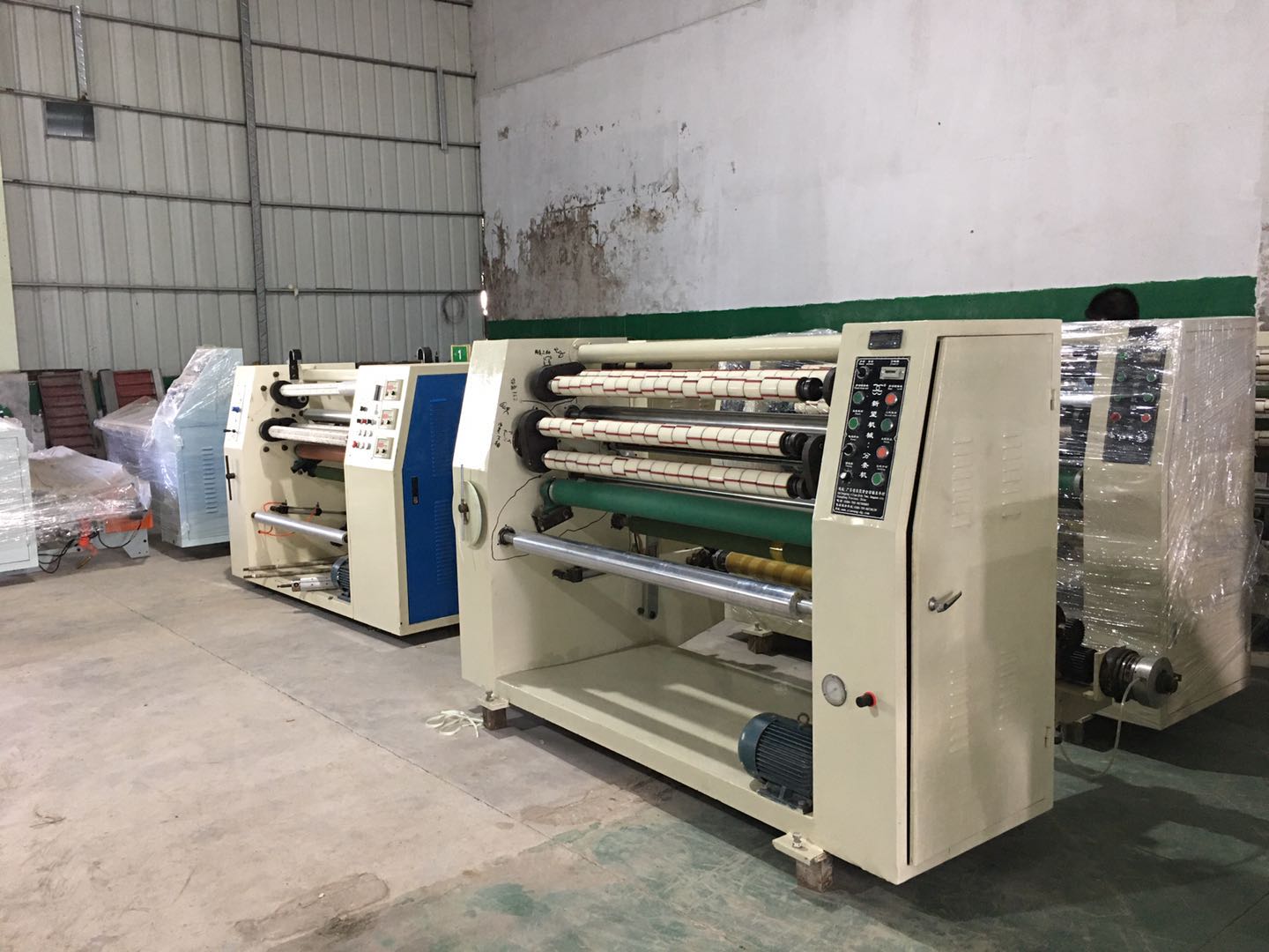 购买二手胶带机_封箱胶带机_透明胶带机-全自动切台-大复卷机“”诚信品牌-东莞佳源机械;