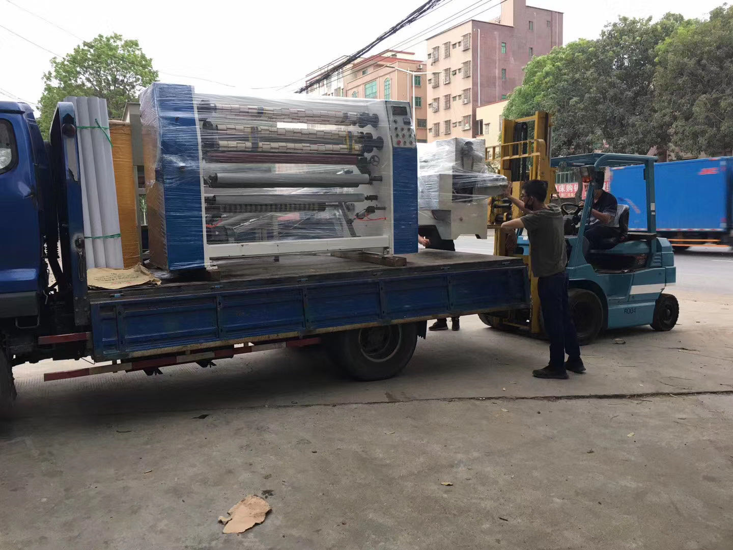 购买二手胶带机_封箱胶带机_透明胶带机-全自动切台-大复卷机“”诚信品牌-东莞佳源机械;