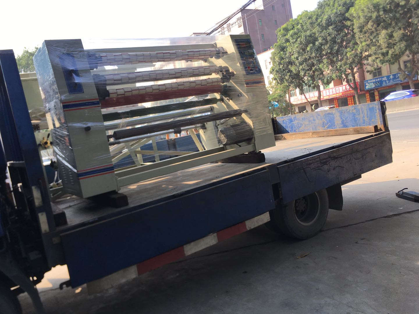 购买二手胶带机_封箱胶带机_透明胶带机-全自动切台-大复卷机“”诚信品牌-东莞佳源机械;